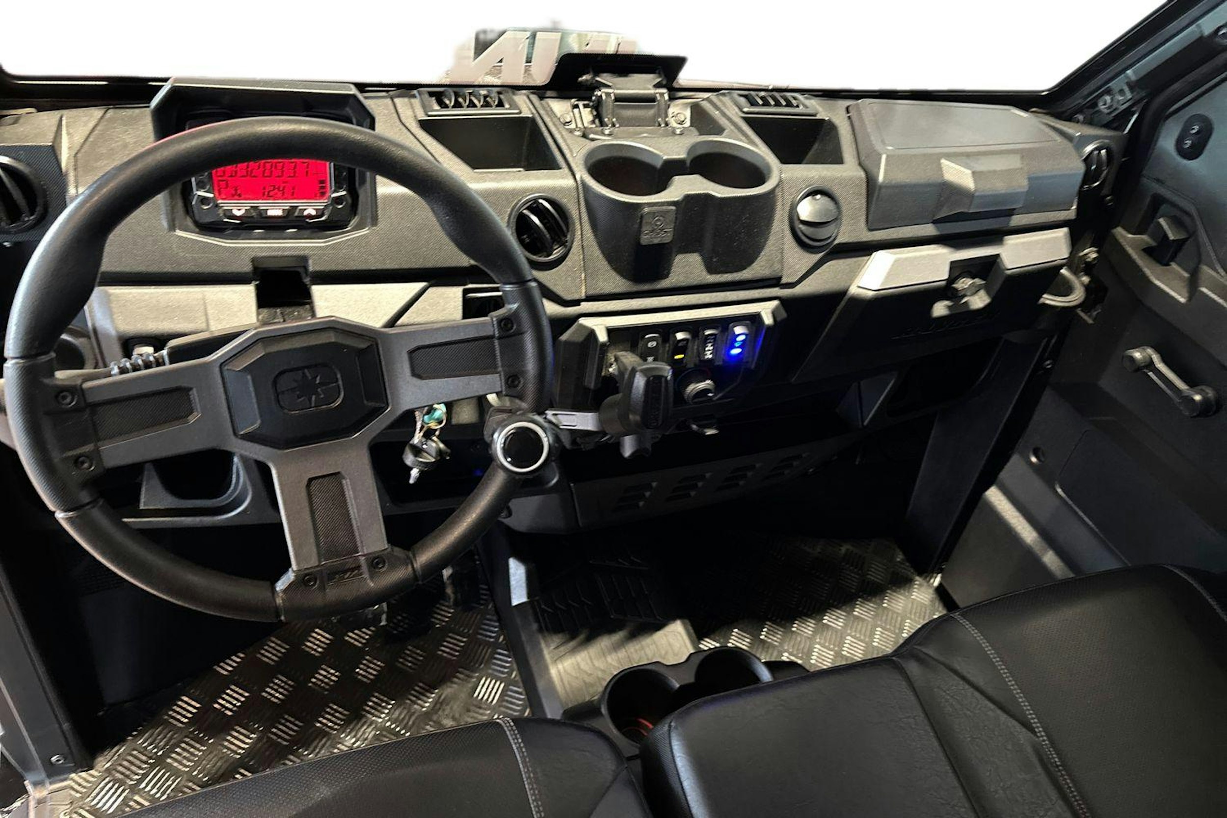 musta Polaris RANGER DIESEL 2023 kuva 9.