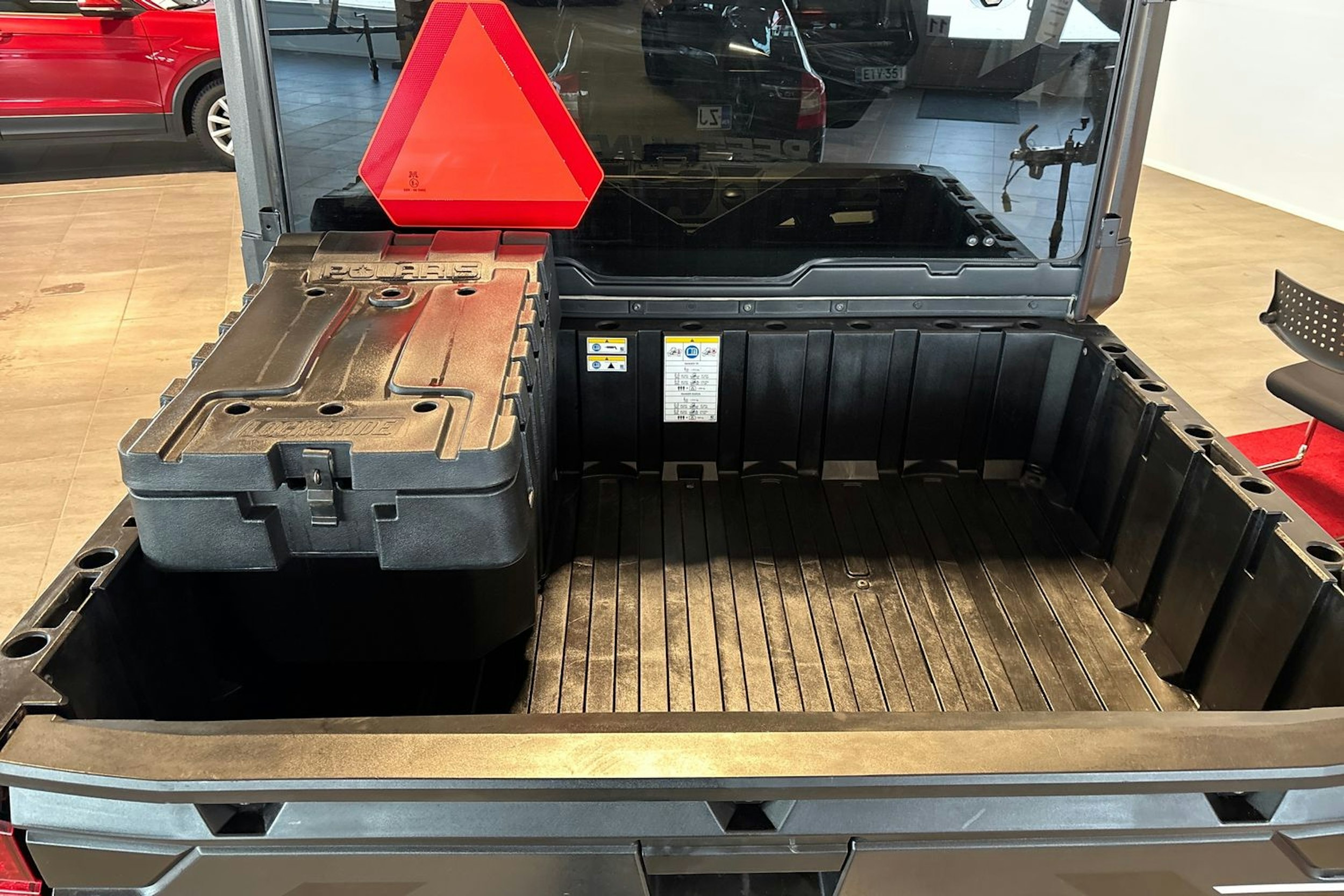 musta Polaris RANGER DIESEL 2023 kuva 14.