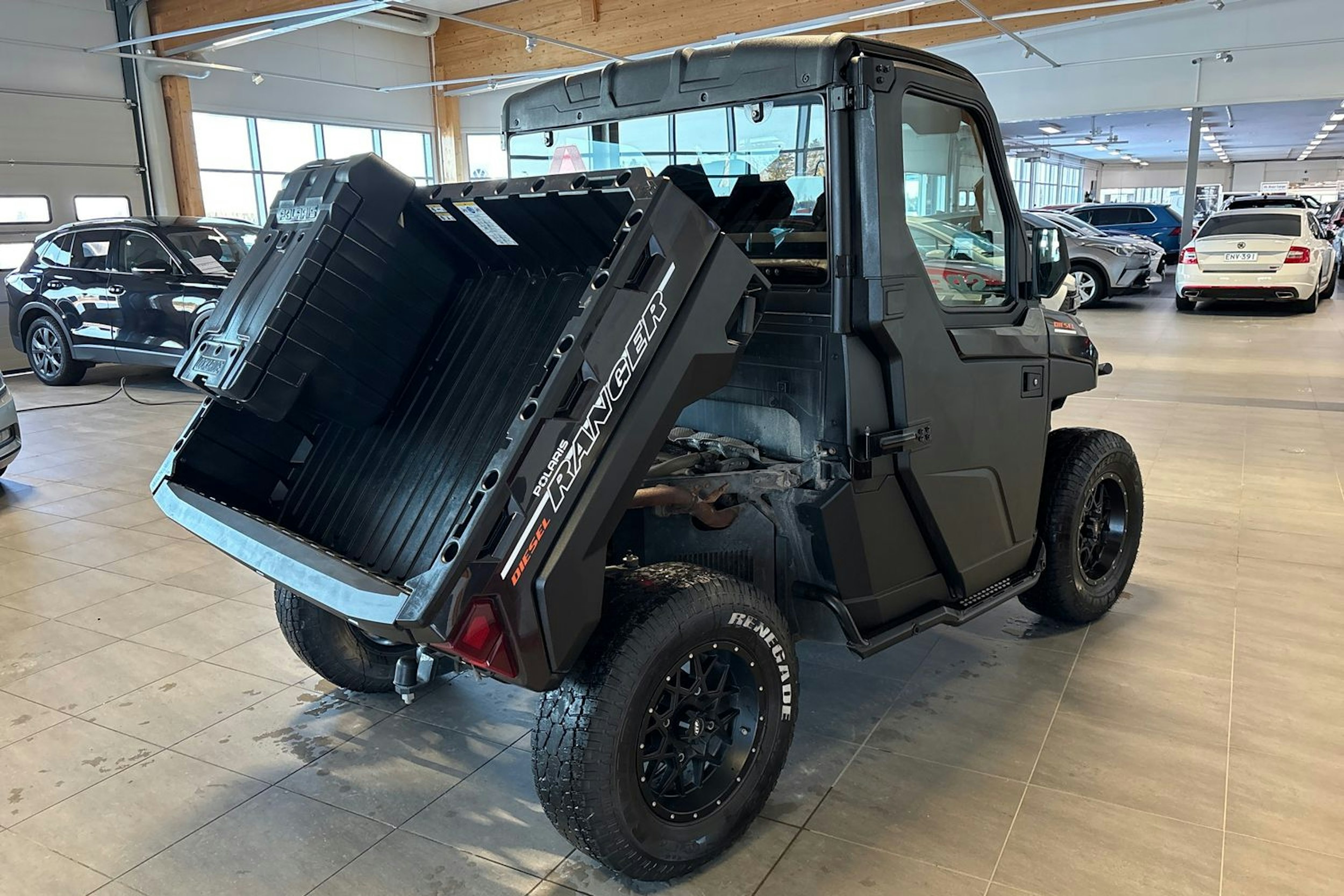 musta Polaris RANGER DIESEL 2023 kuva 17.