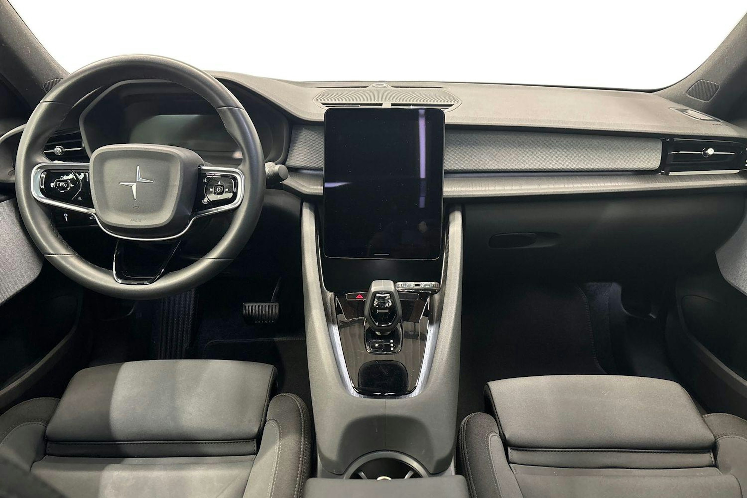 sininen Polestar 2 2021 kuva 9.