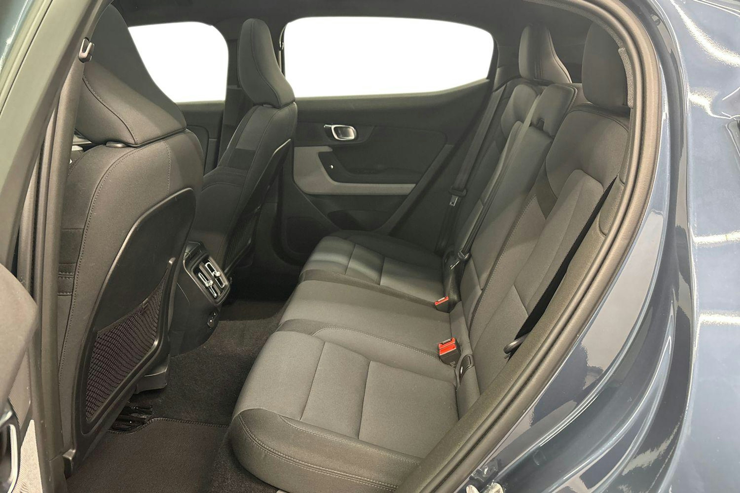 sininen Polestar 2 2021 kuva 10.