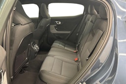 sininen Polestar 2 2021 kuva 10.