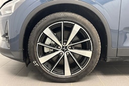 sininen Polestar 2 2021 kuva 11.