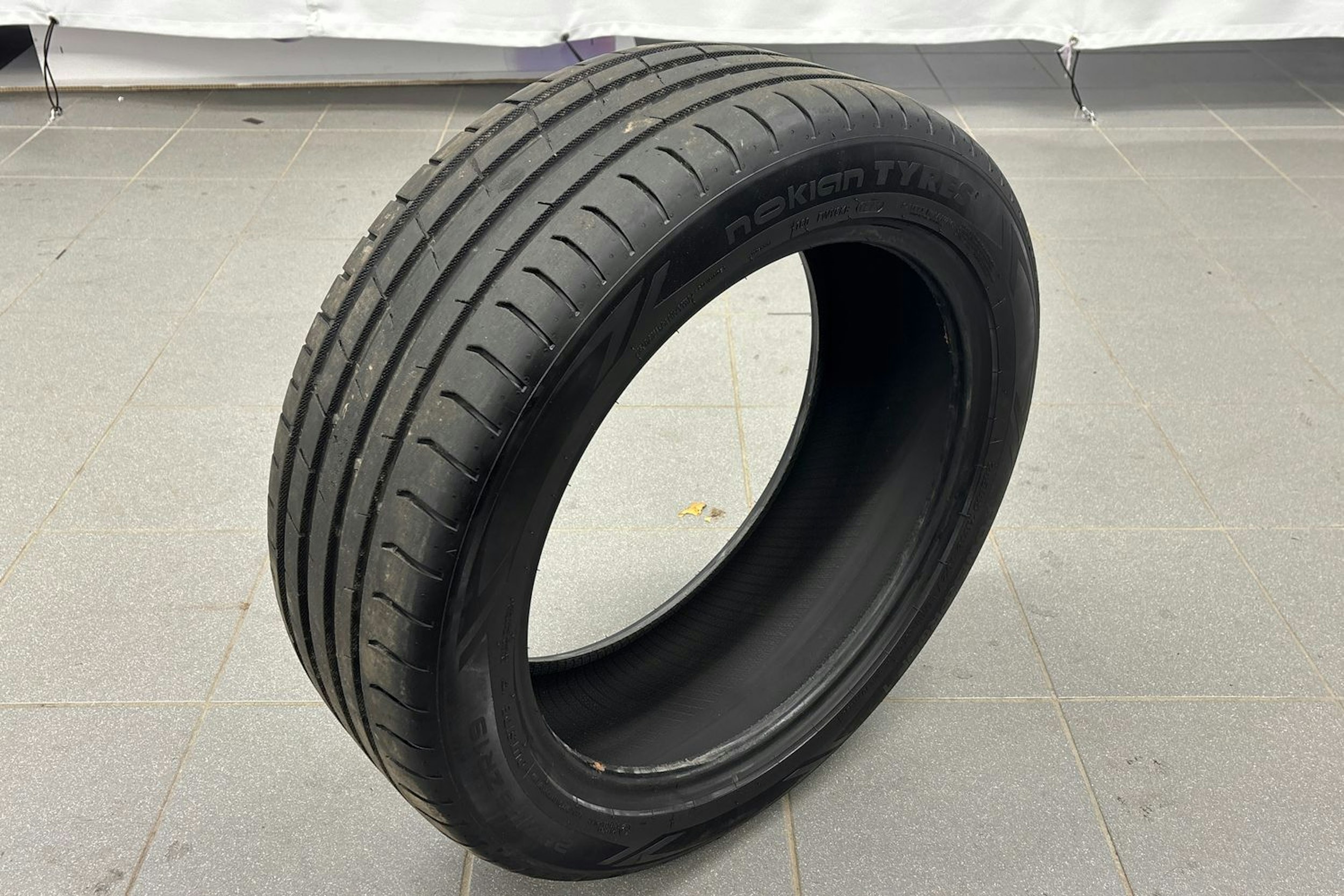 sininen Polestar 2 2021 kuva 13.