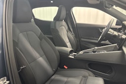 sininen Polestar 2 2021 kuva 14.