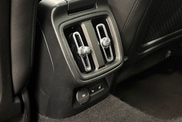 sininen Polestar 2 2021 kuva 16.