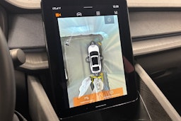 sininen Polestar 2 2021 kuva 24.