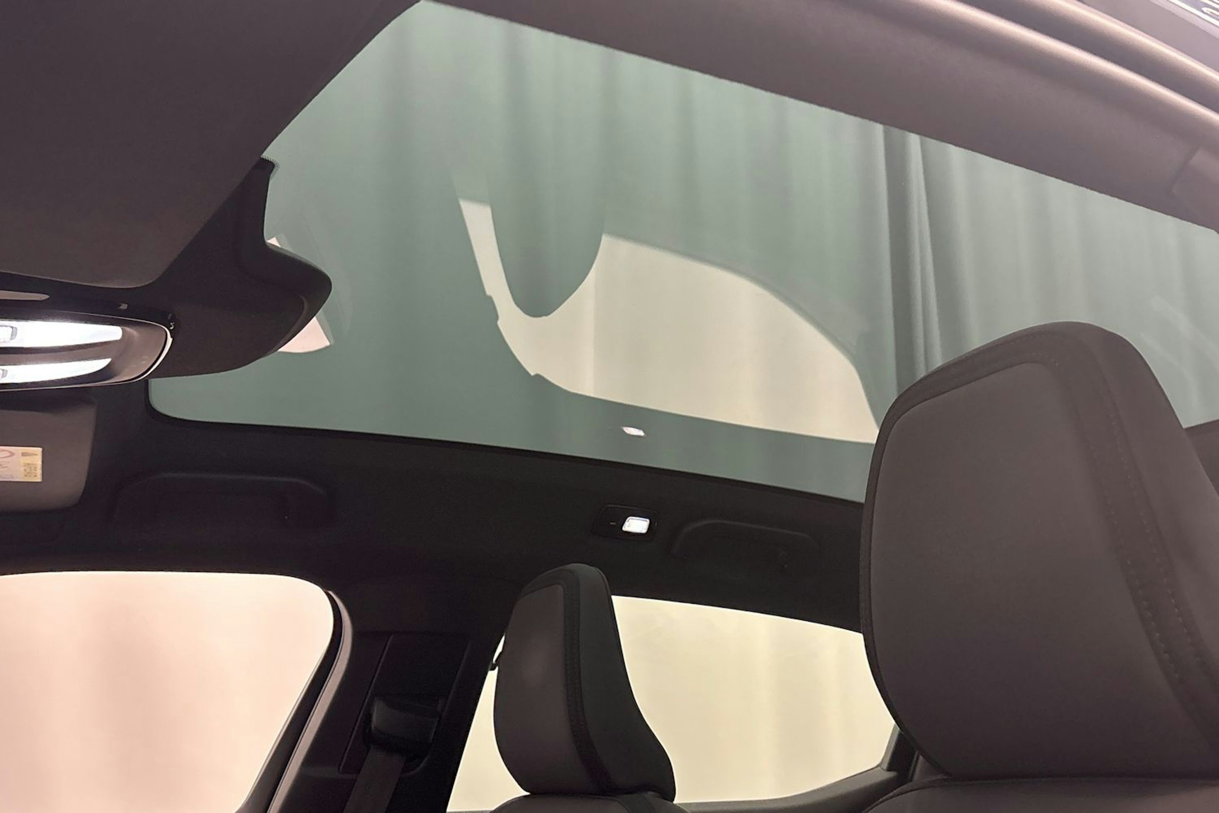 sininen Polestar 2 2021 kuva 26.