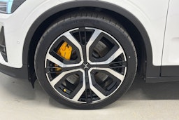 valkoinen Polestar 2 2020 kuva 13.