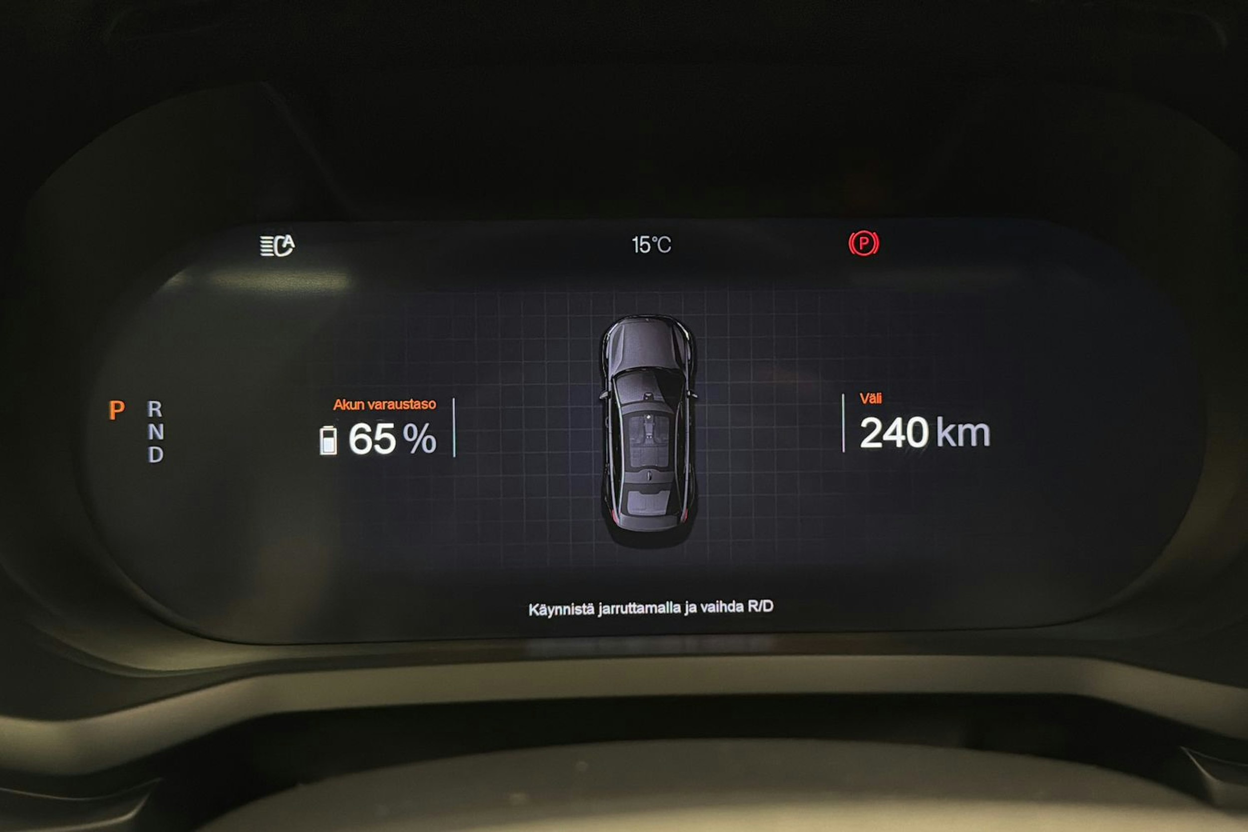 valkoinen Polestar 2 2020 kuva 16.