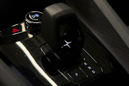 valkoinen Polestar 2 2020 kuva 25.