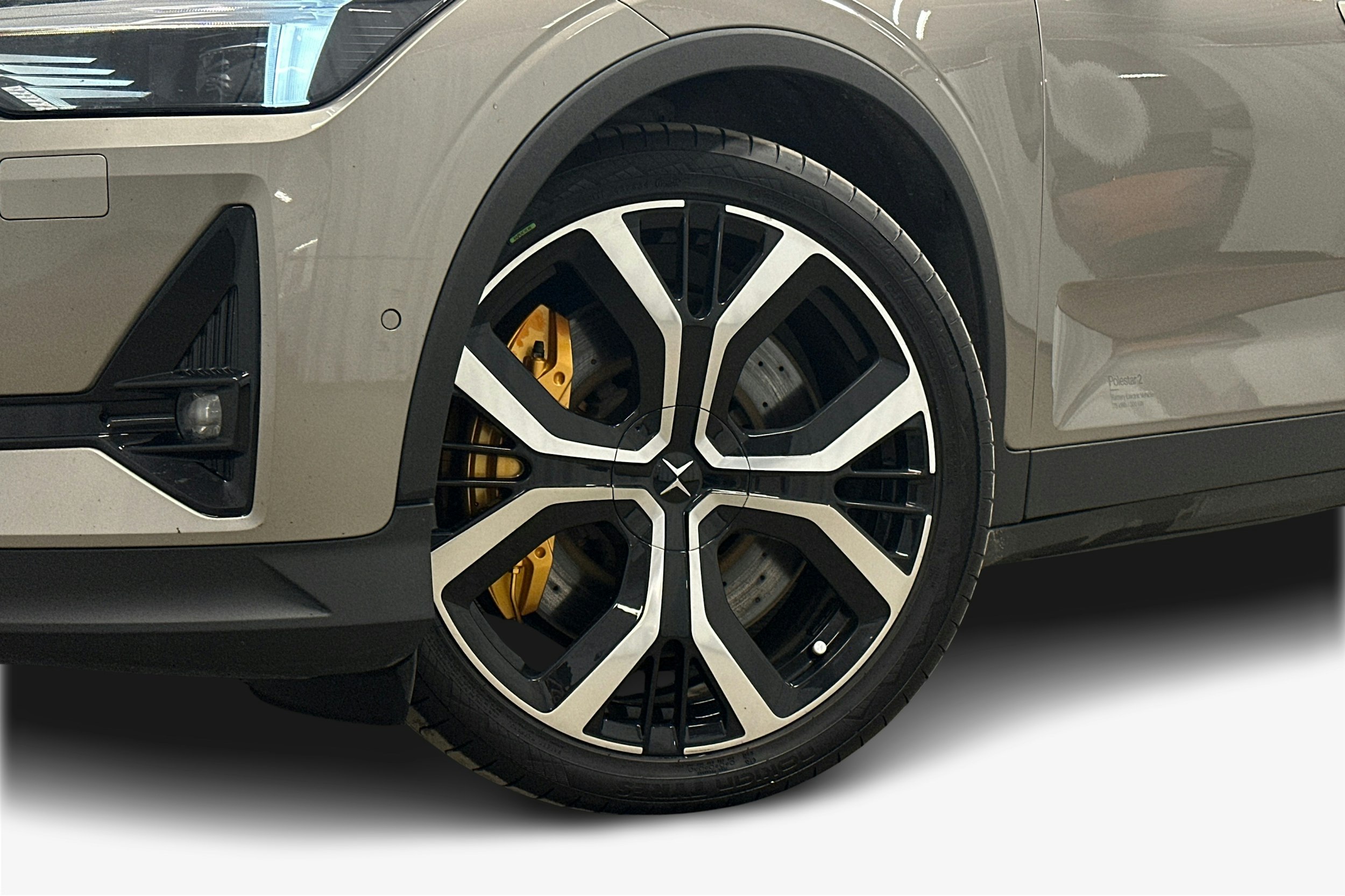 harmaa Polestar 2 2021 kuva 11.