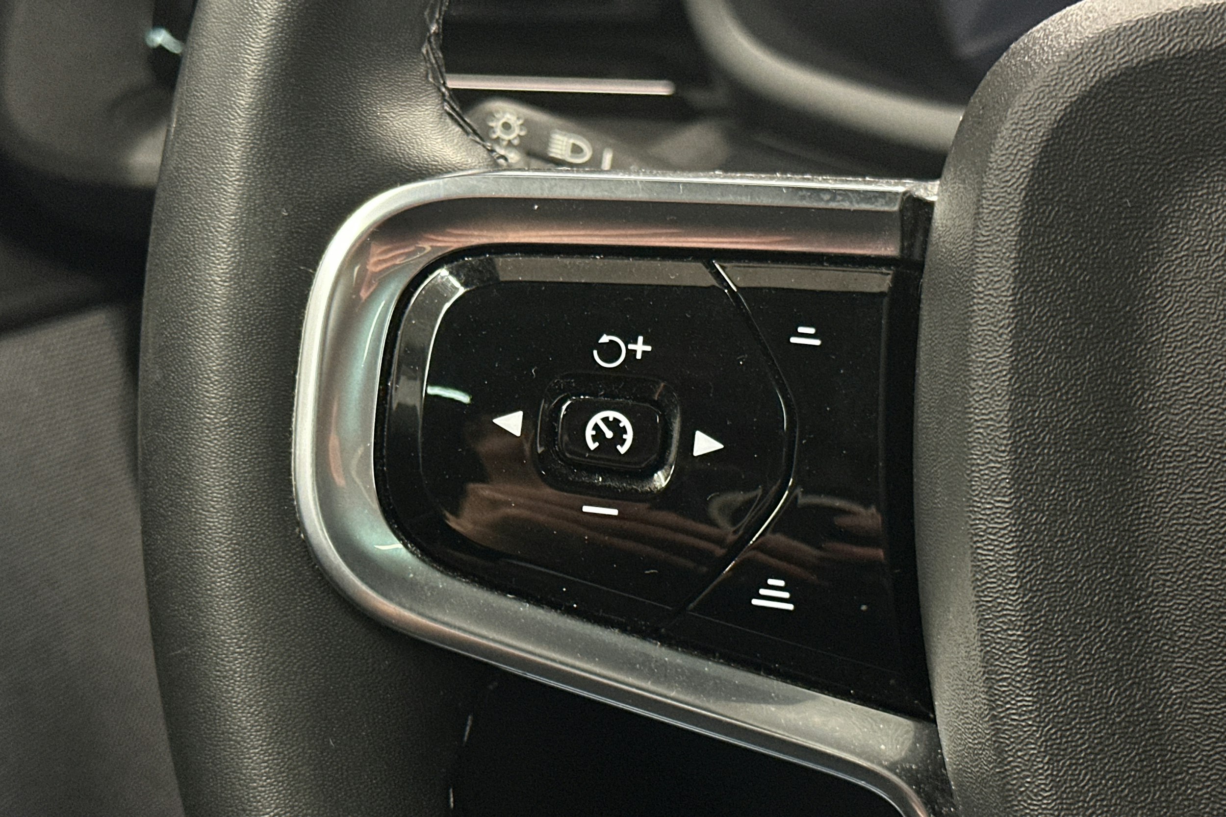 harmaa Polestar 2 2021 kuva 21.