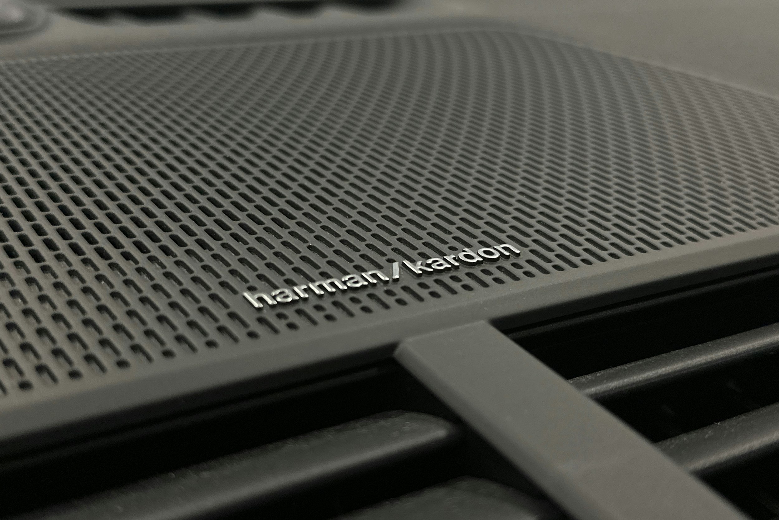 harmaa Polestar 2 2021 kuva 30.