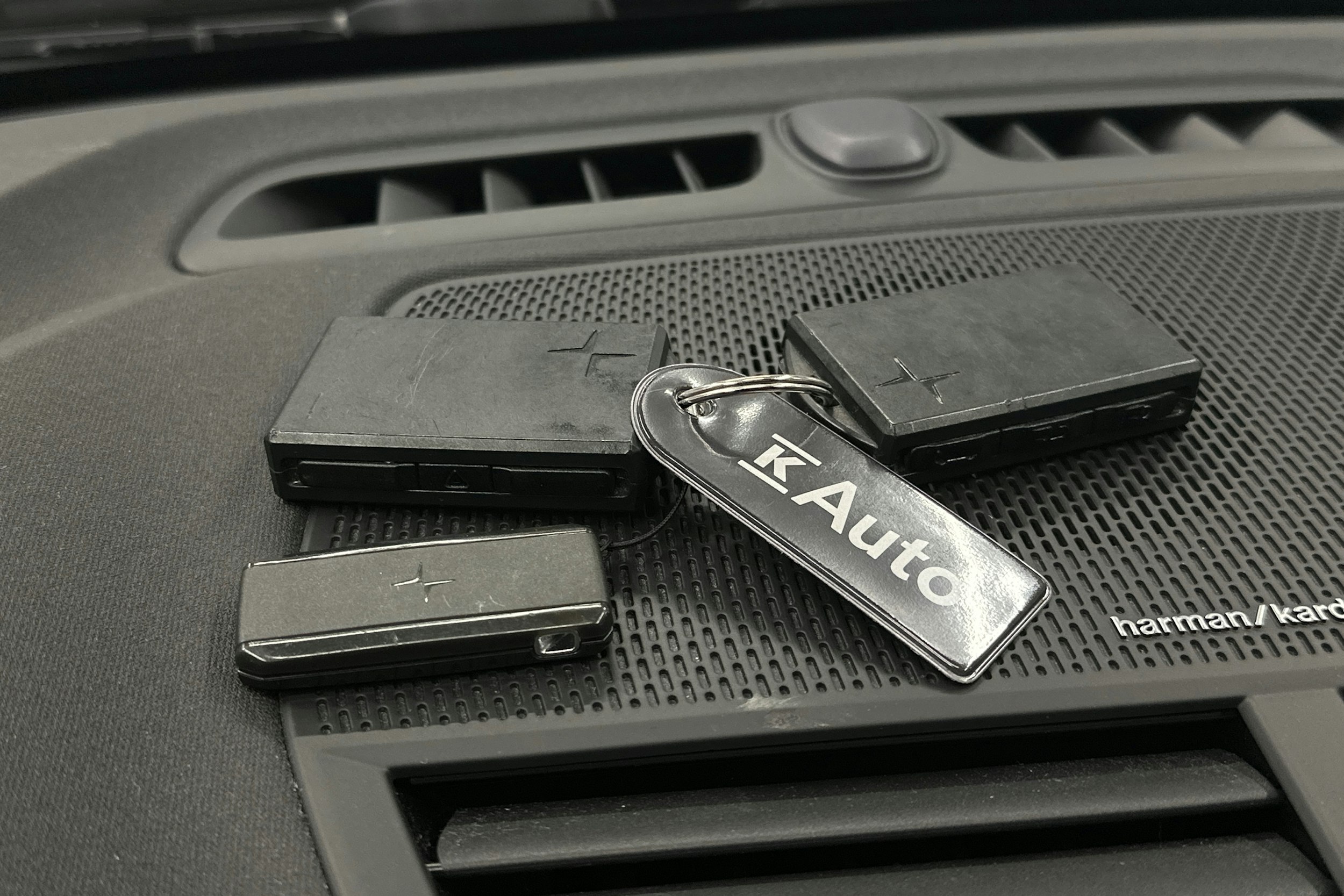 harmaa Polestar 2 2021 kuva 32.