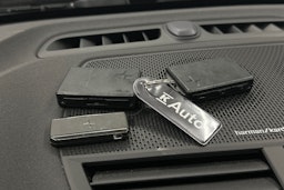harmaa Polestar 2 2021 kuva 32.