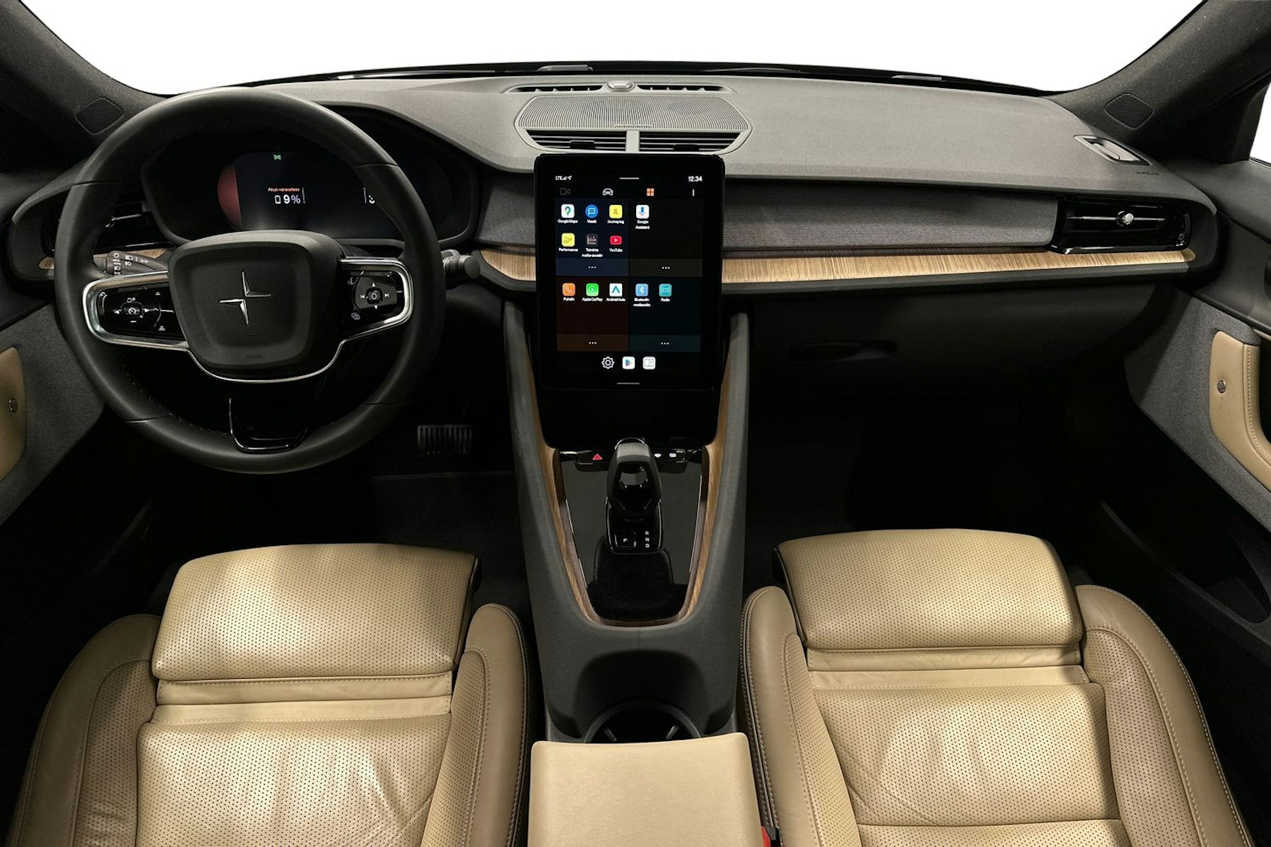 musta Polestar 2 2021 kuva 9.