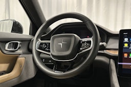 musta Polestar 2 2021 kuva 17.