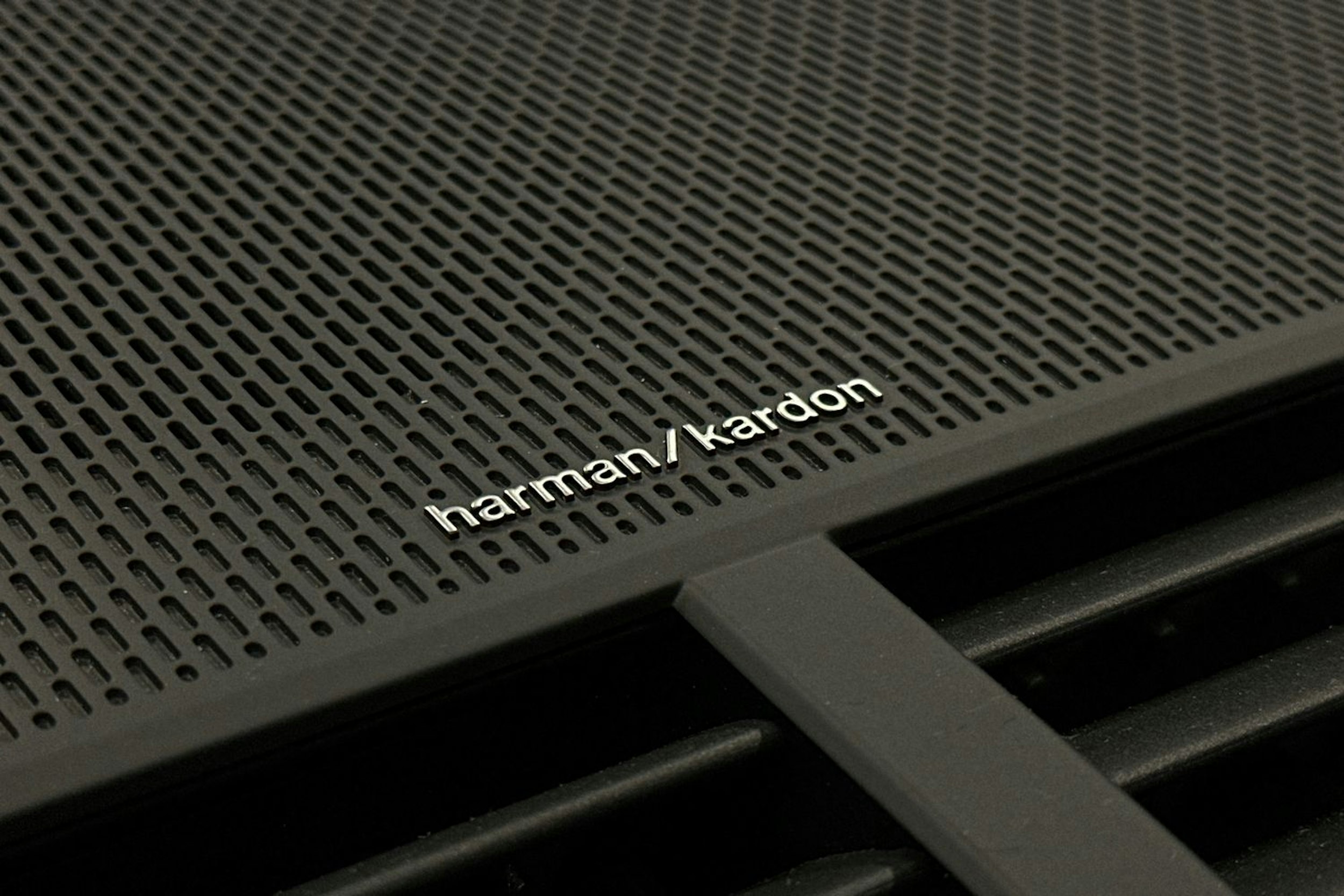 musta Polestar 2 2021 kuva 35.