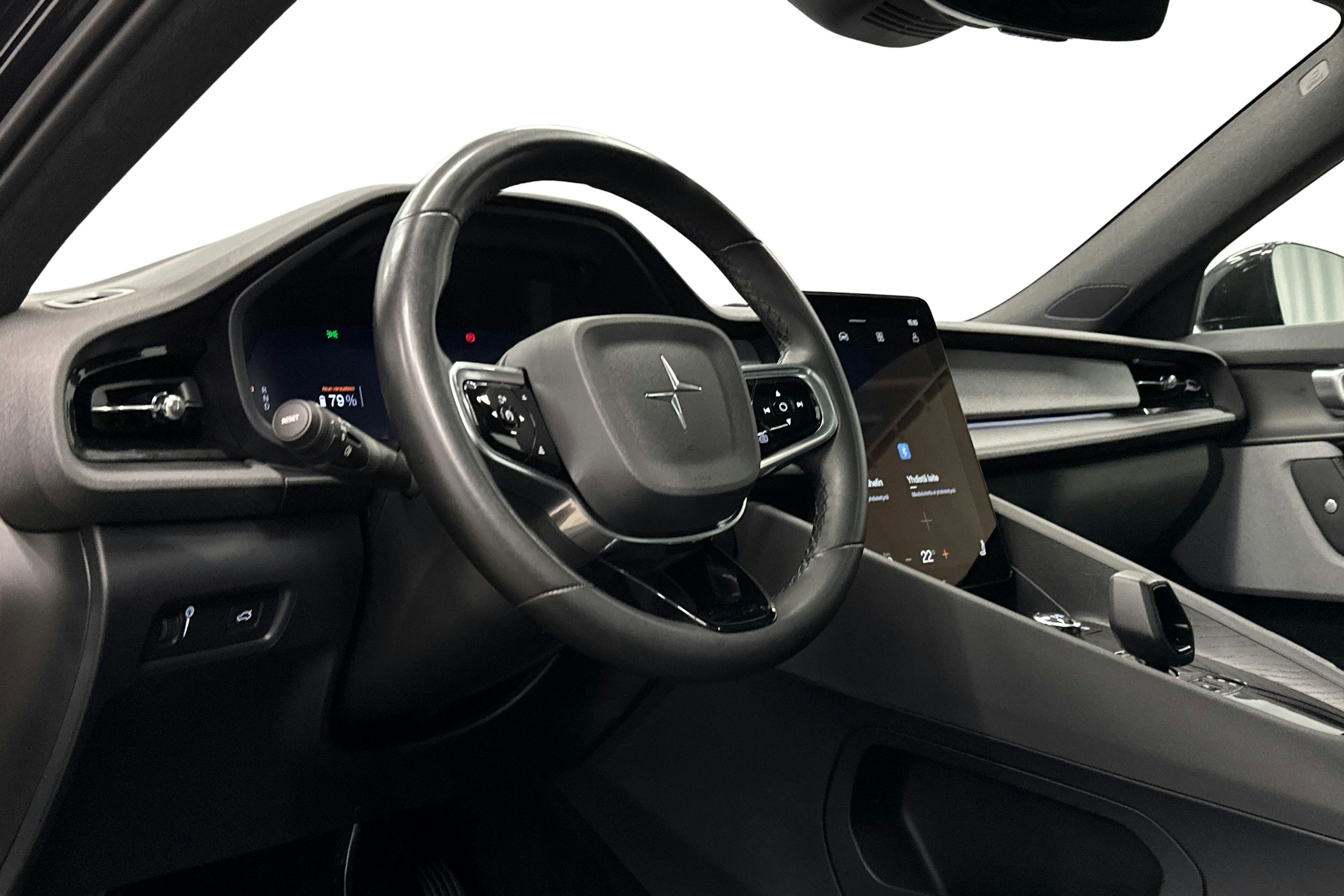 musta Polestar 2 2021 kuva 7.