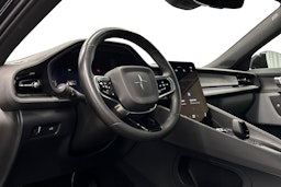 musta Polestar 2 2021 kuva 7.