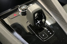 musta Polestar 2 2021 kuva 21.