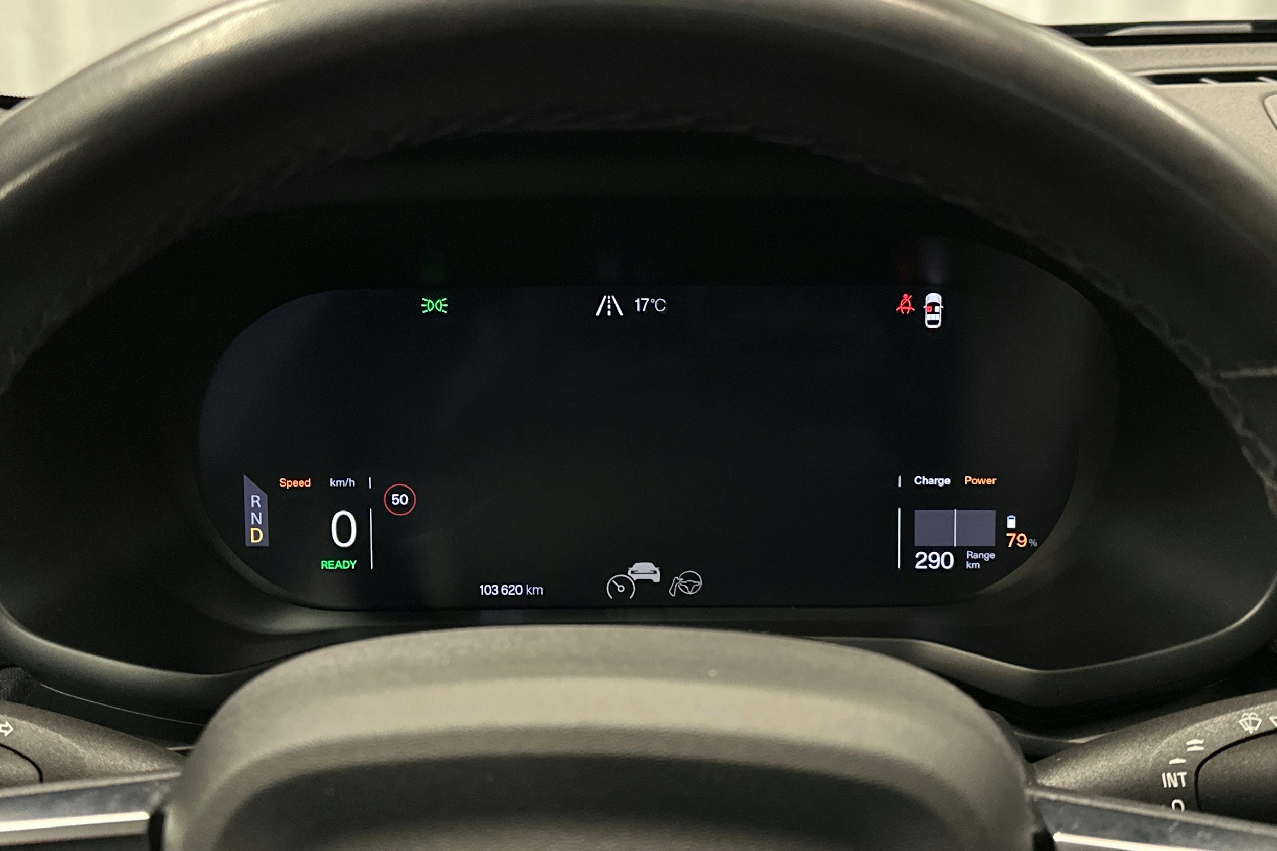 musta Polestar 2 2021 kuva 23.