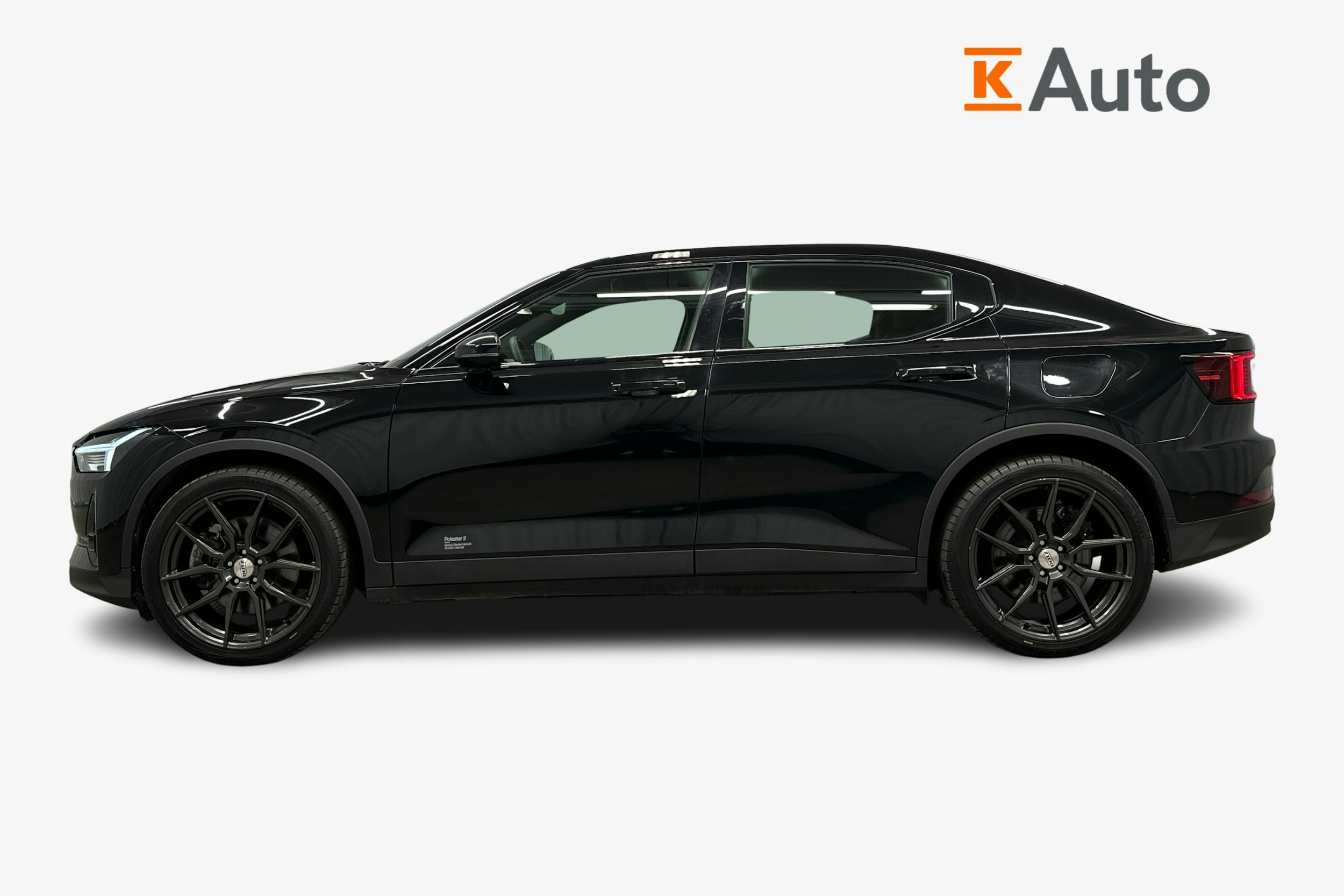 musta Polestar 2 2021 kuva 5.