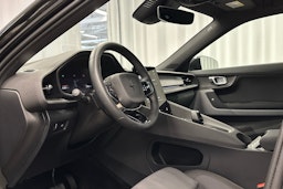 musta Polestar 2 2021 kuva 6.