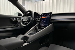 musta Polestar 2 2021 kuva 7.