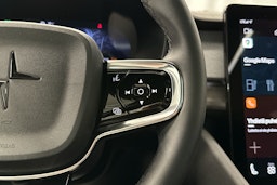 musta Polestar 2 2021 kuva 10.