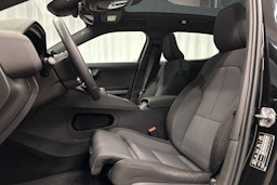 musta Polestar 2 2021 kuva 18.
