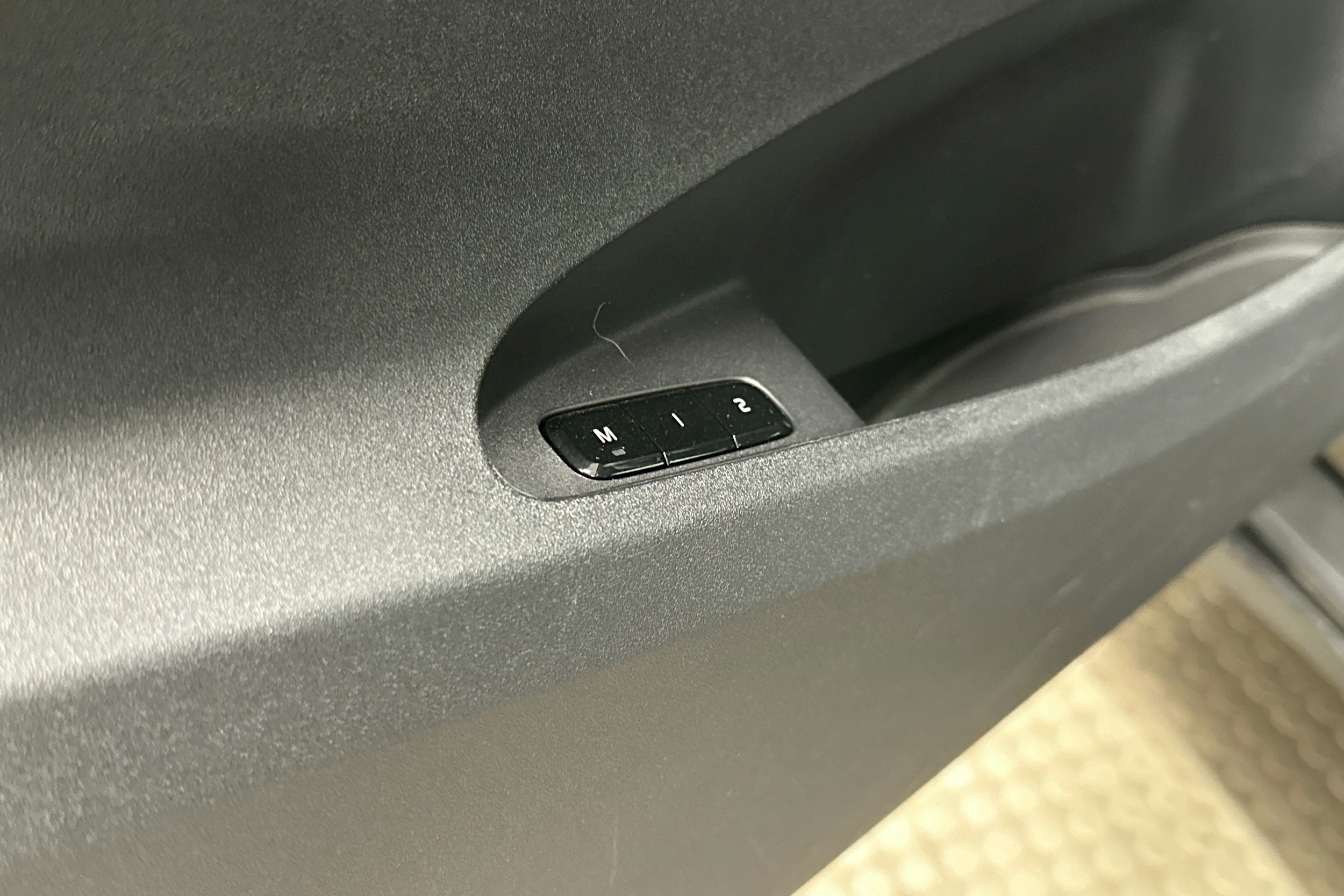 musta Polestar 2 2021 kuva 20.