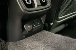 musta Polestar 2 2021 kuva 23.