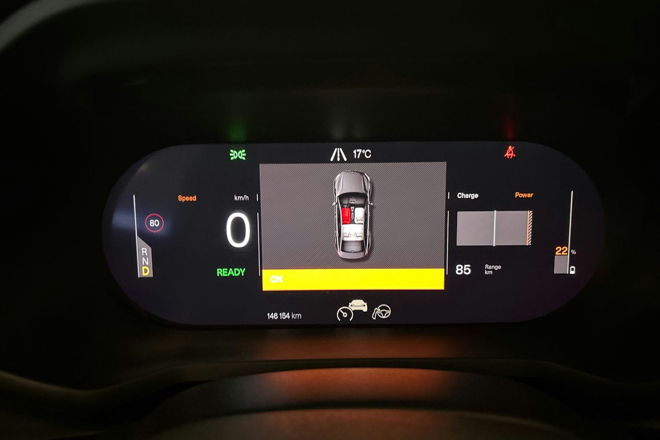 Valkoinen Polestar 2 2021 kuva 18.