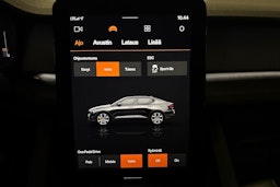 Valkoinen Polestar 2 2021 kuva 21.