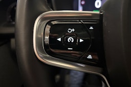 Valkoinen Polestar 2 2021 kuva 24.