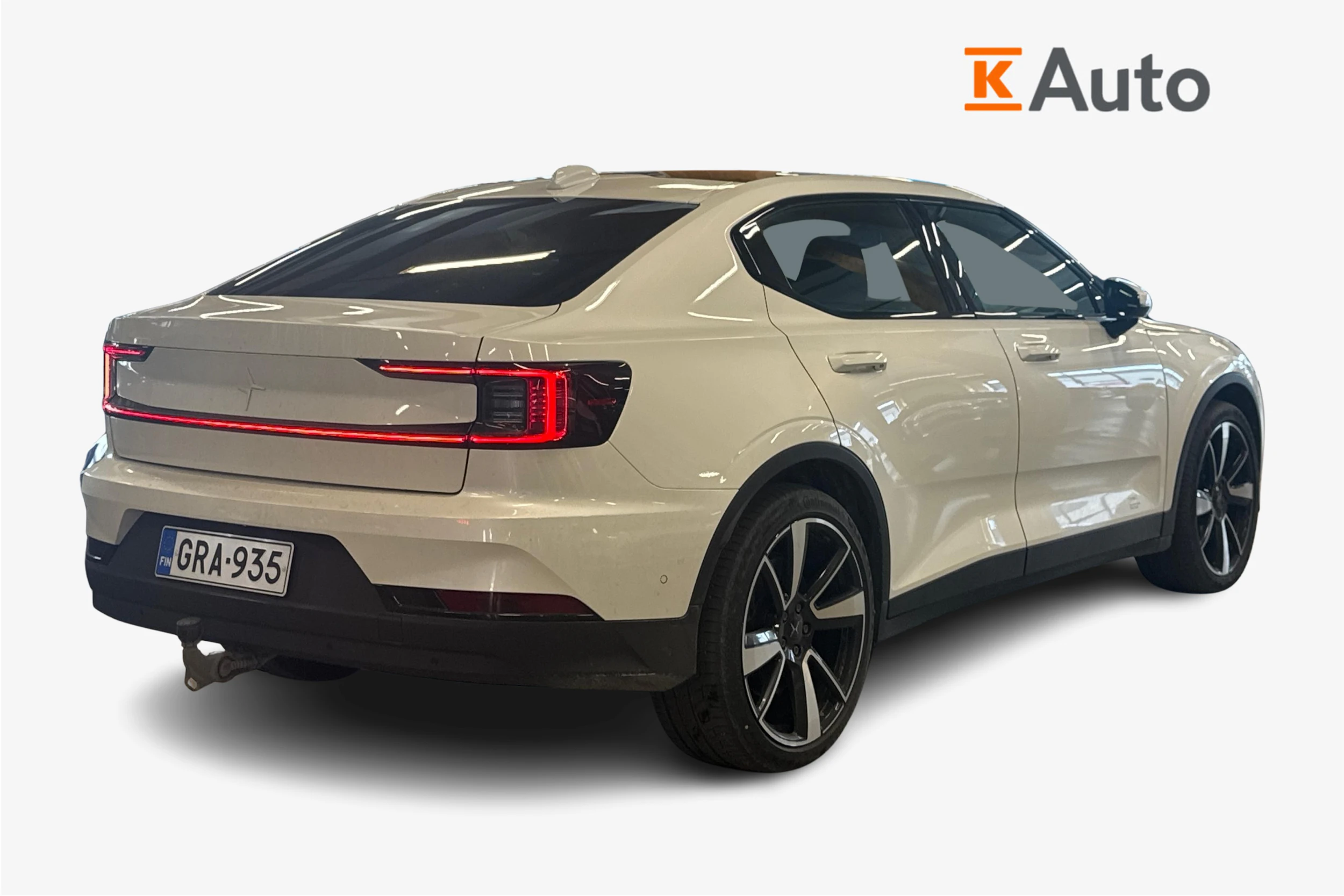 valkoinen Polestar 2 2021 kuva 2.
