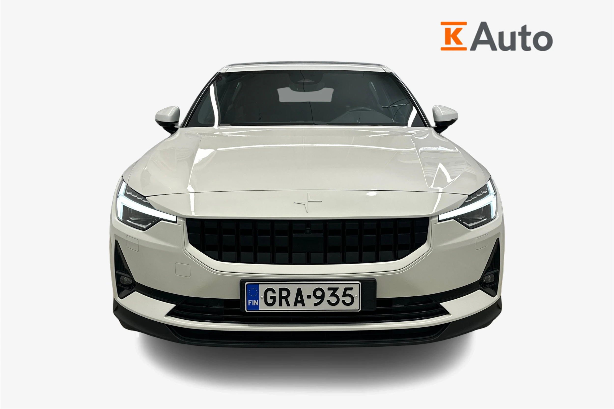 valkoinen Polestar 2 2021 kuva 4.