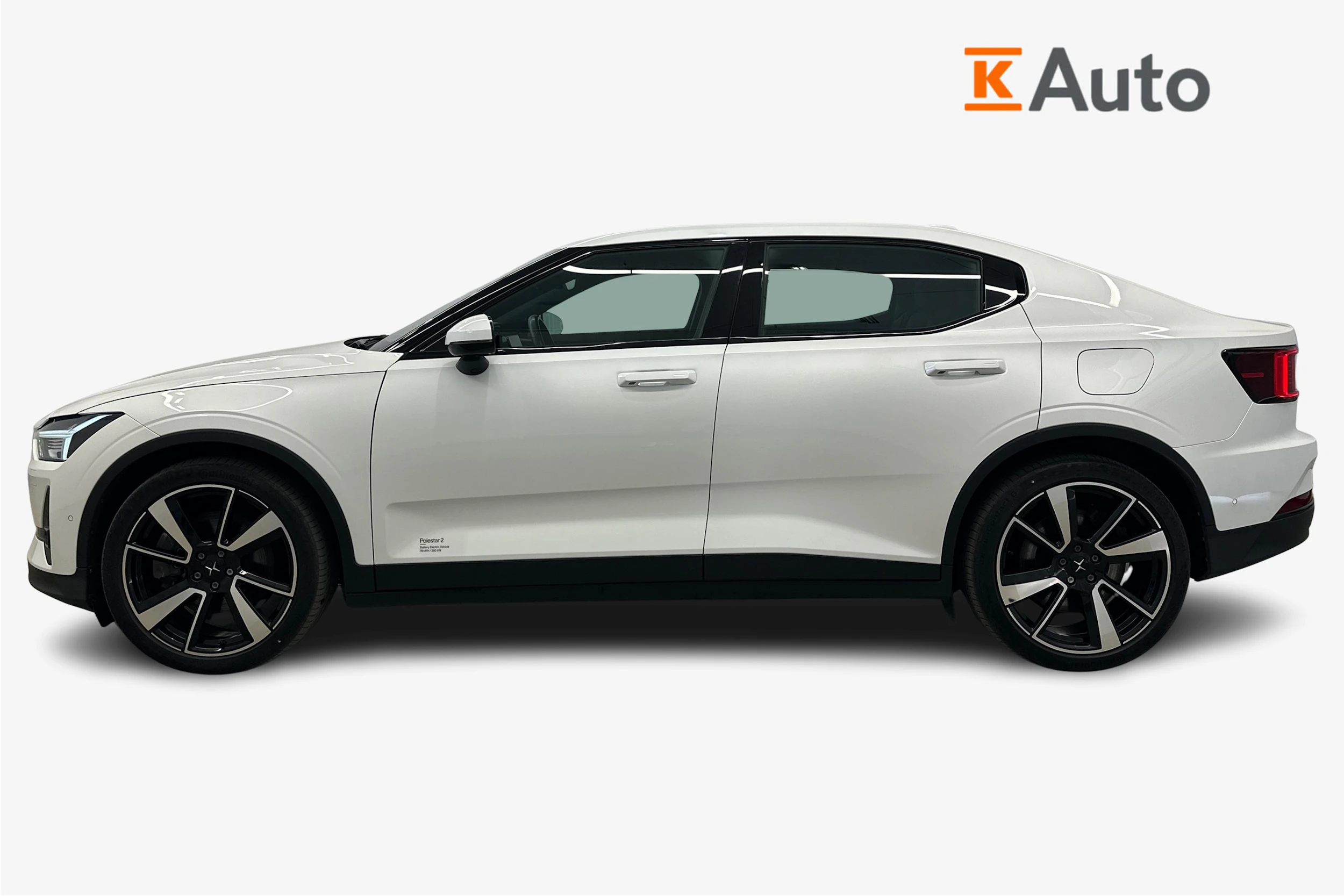 valkoinen Polestar 2 2021 kuva 5.