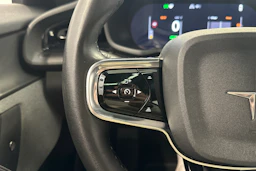 valkoinen Polestar 2 2021 kuva 13.