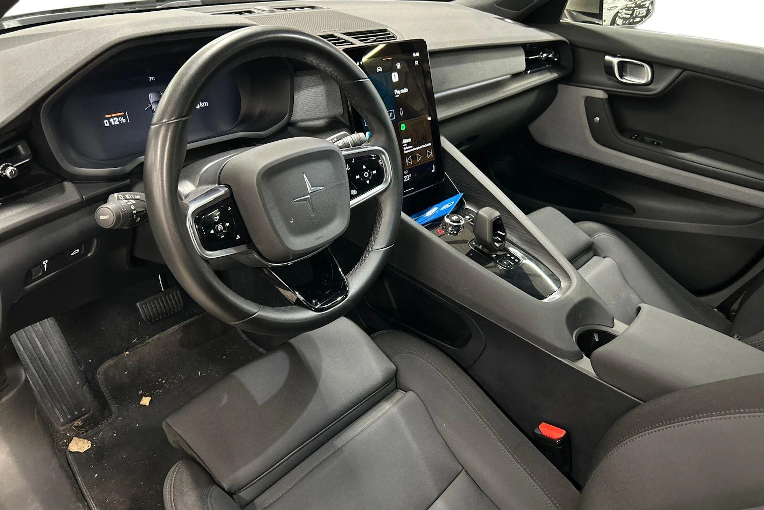 harmaa Polestar 2 2021 kuva 3.