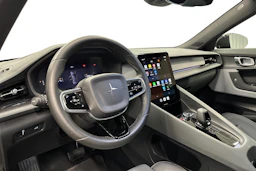 musta Polestar 2 2021 kuva 6.