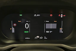 musta Polestar 2 2021 kuva 13.