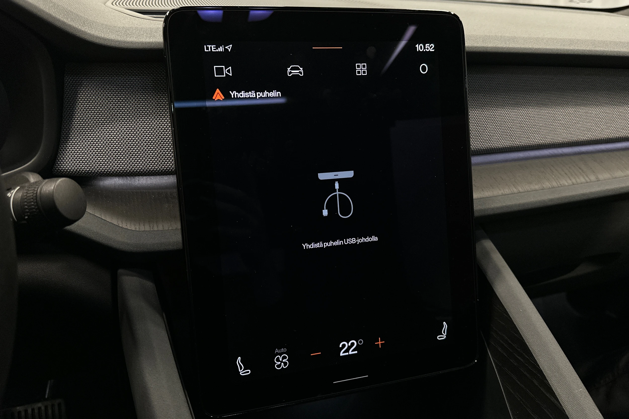 musta Polestar 2 2021 kuva 25.