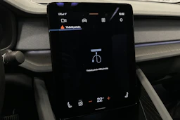 musta Polestar 2 2021 kuva 25.