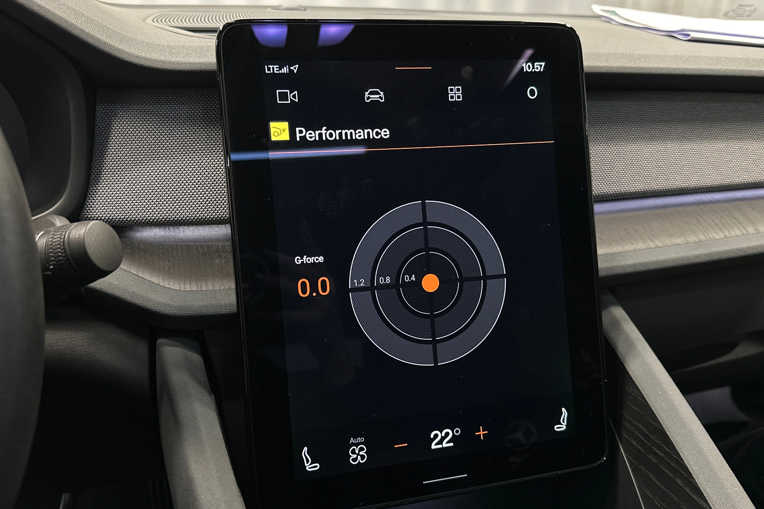 musta Polestar 2 2021 kuva 30.
