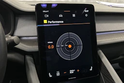 musta Polestar 2 2021 kuva 30.