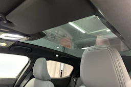 musta Polestar 2 2021 kuva 33.