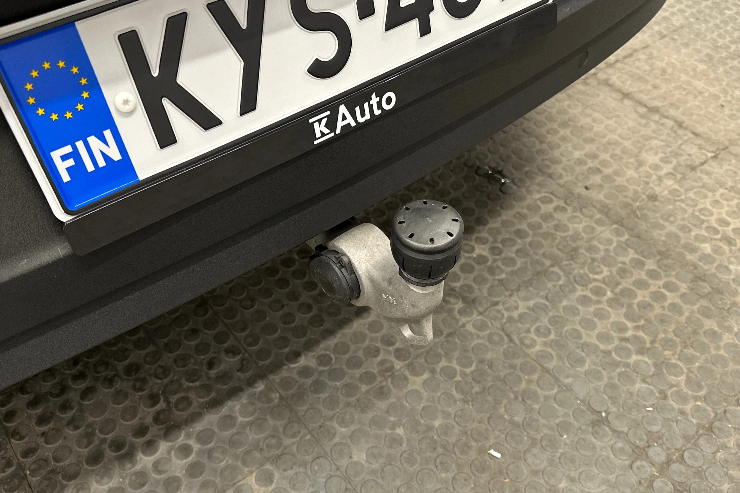 musta Polestar 2 2021 kuva 39.